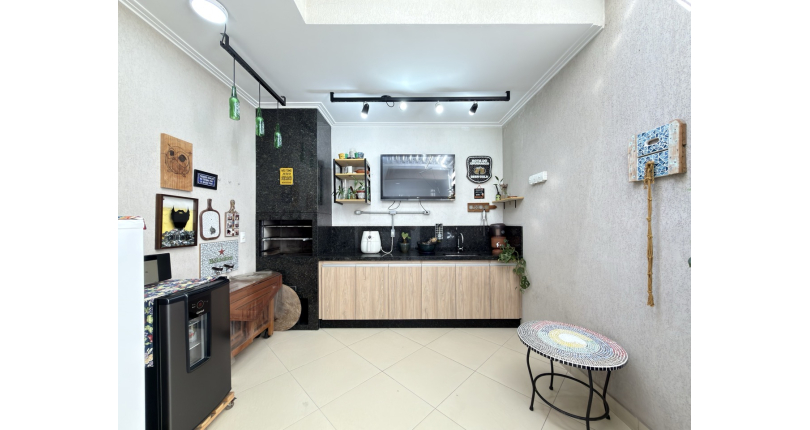 Sobrado Semi-Novo à venda no Parque São Domingos na Rua Homero Sales,