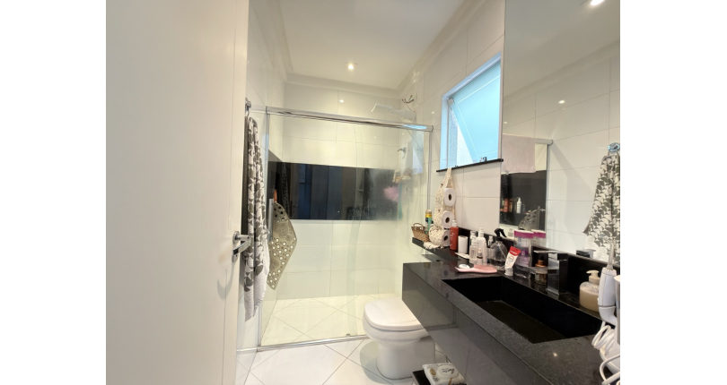 Sobrado Semi-Novo à venda no Parque São Domingos na Rua Homero Sales,