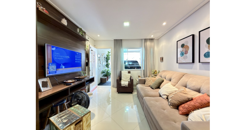 Sobrado Semi-Novo à venda no Parque São Domingos na Rua Homero Sales,