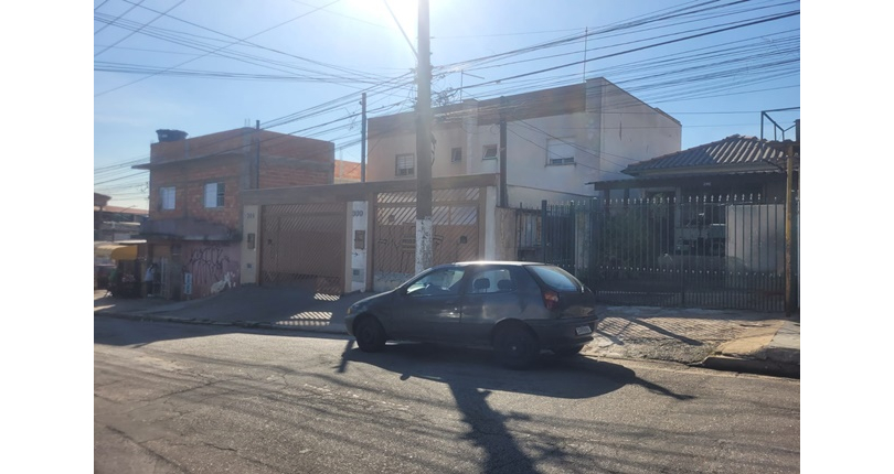 Terreno à venda no Bairro da Vila Santa Edwiges na Rua Agamenon Magalhães,