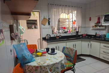 Sobrado à venda no Bairro da Vila Souza na Avenida Deputado Cantídio Sampaio