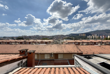  Sobrado à venda no Bairro do Jaraguá na Rua Professor Nobil Marcacini 39,