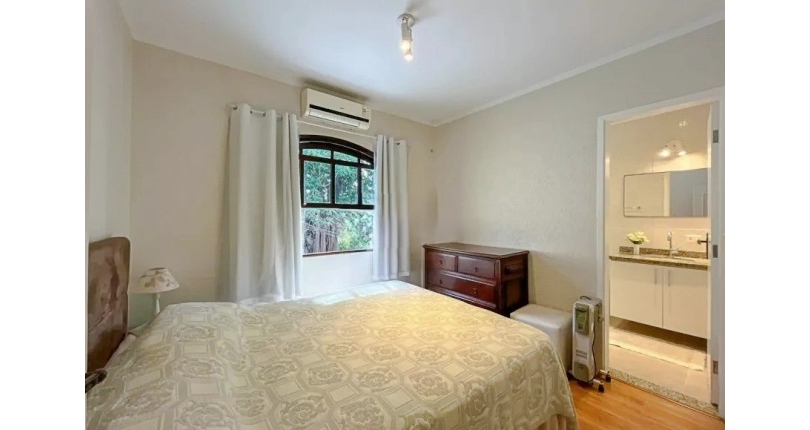  Sobrado à venda no Bairro do Jardim Santo Elias na Rua Francisco Coelho