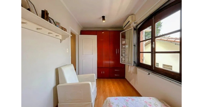  Sobrado à venda no Bairro do Jardim Santo Elias na Rua Francisco Coelho