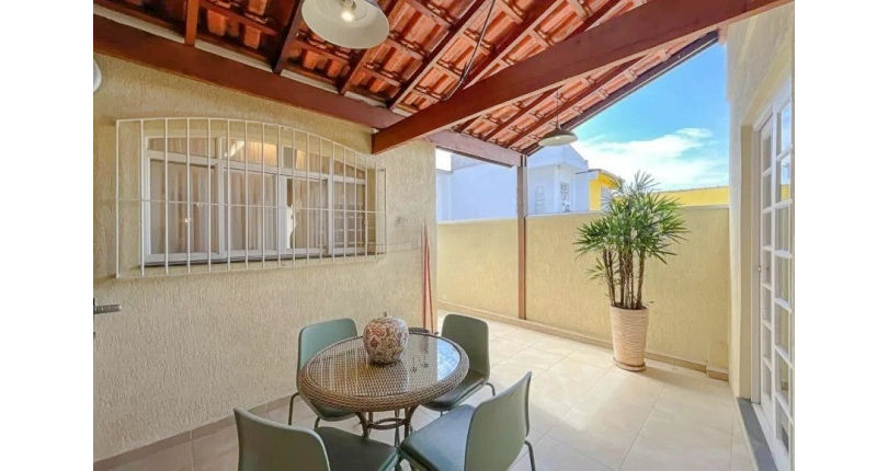  Sobrado à venda no Bairro do Jardim Santo Elias na Rua Francisco Coelho