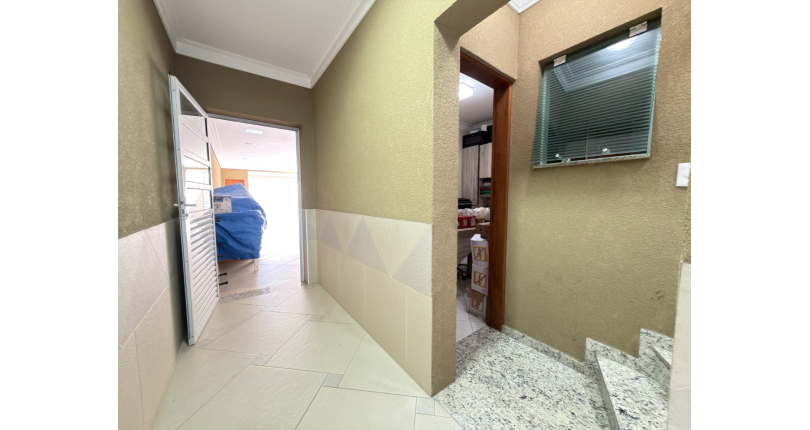 Sobrado à venda no Bairro do Jardim Líbano na Rua Leonardo Lerner