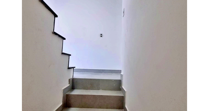Belo Sobrado novo à venda no Bairro da Vila Catupia na Rua Tapendi 186