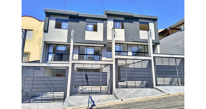 Belo Sobrado novo à venda no Bairro da Vila Catupia na Rua Tapendi 186
