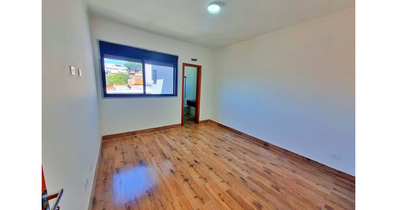 Belo Sobrado novo à venda no Bairro da Vila Catupia na Rua Tapendi 186