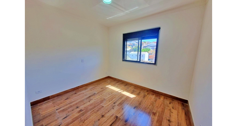 Sobrado novo à venda no Bairro da Vila Catupia na Rua Tapendi 192