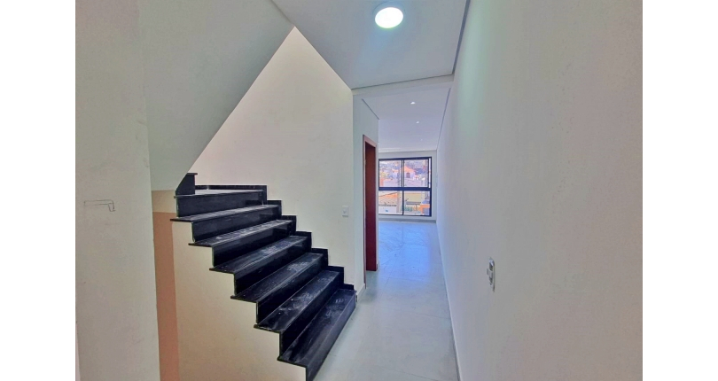 Sobrado novo à venda no Bairro da Vila Catupia na Rua Tapendi 192