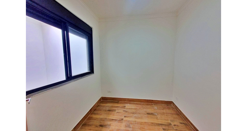 Sobrado novo à venda no Bairro da Vila Catupia na Rua Tapendi 192