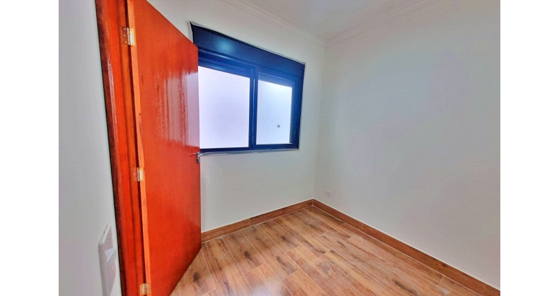 Sobrado novo à venda no Bairro da Vila Catupia na Rua Tapendi 194