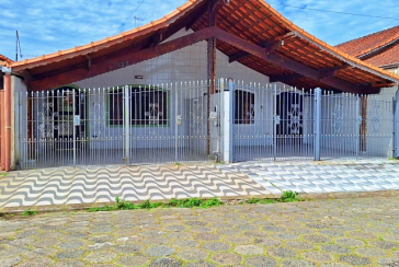 Casa à venda na Praia Grande no Bairro Balneário de Maracanã na Rua Raja Atique