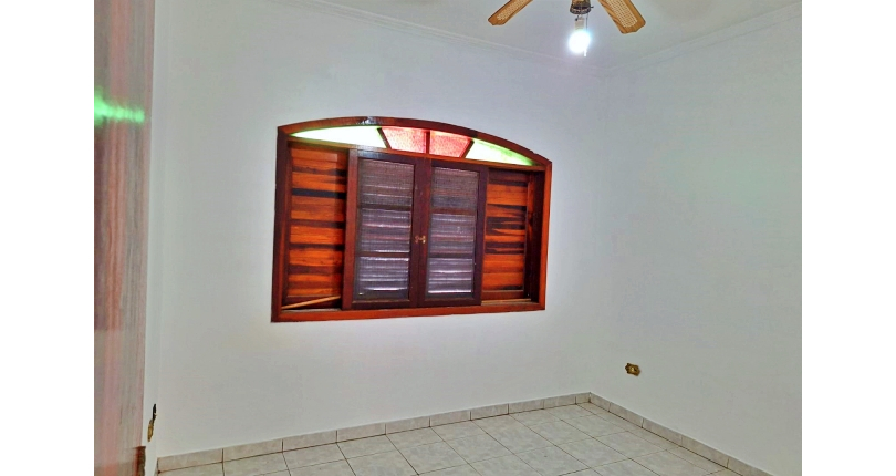 Casa à venda na Praia Grande no Bairro Balneário de Maracanã na Rua Raja Atique