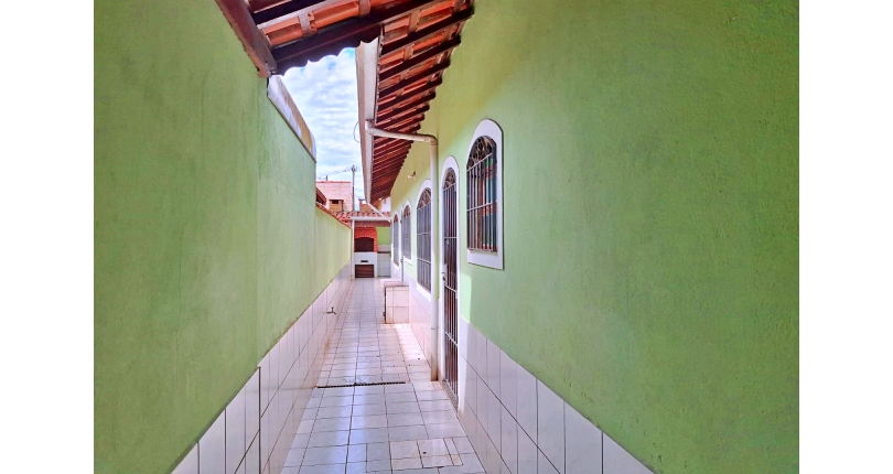 Casa à venda na Praia Grande no Bairro Balneário de Maracanã na Rua Raja Atique