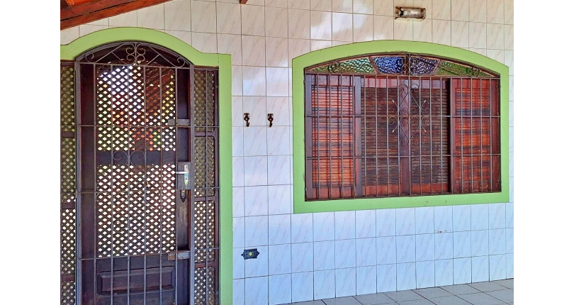 Casa à venda na Praia Grande no Bairro Balneário de Maracanã na Rua Raja Atique