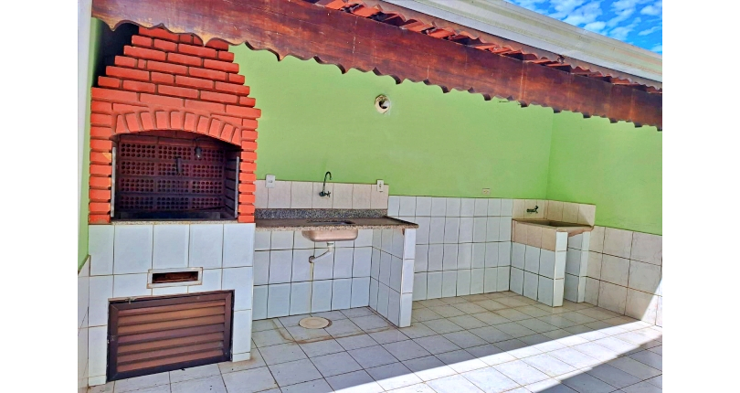 Casa à venda na Praia Grande no Bairro Balneário de Maracanã na Rua Raja Atique