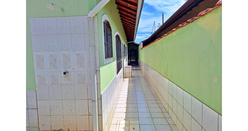 Casa à venda na Praia Grande no Bairro Balneário de Maracanã na Rua Raja Atique