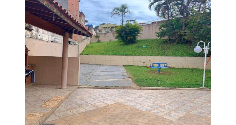 Sobrado à venda no Bairro do Parque São Domingos na Rua João Veloso de Oliveira 235