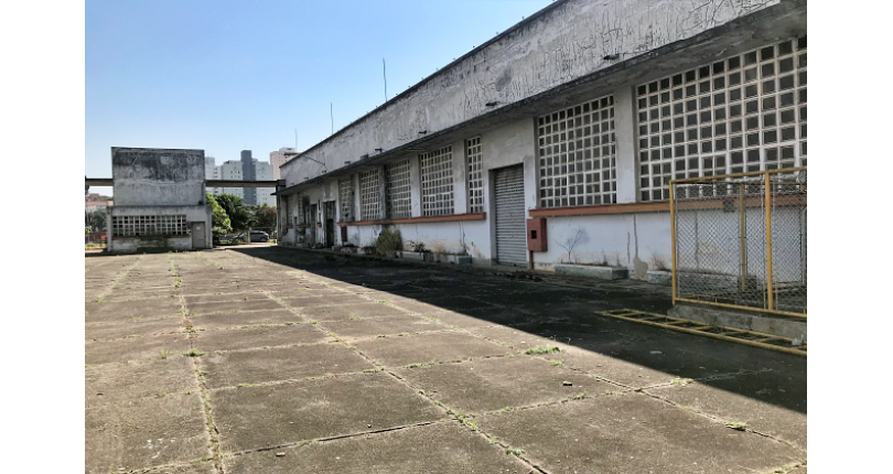 Terreno à venda no Bairro do Parque São Domingos na Avenida Manoel Monteiro de Araújo
