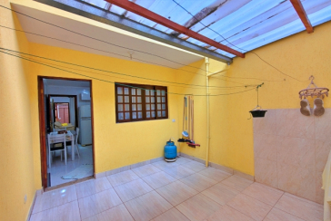 Sobrado à venda no Bairro do Jardim Santa Mônica na Avenida Alta Mantiqueira,