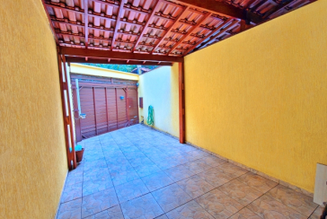 Sobrado à venda no Bairro do Jardim Santa Mônica na Avenida Alta Mantiqueira,,