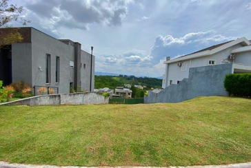 Terreno à venda em Santana de Parnaíba no Bairro do Alphaville na Alameda Vale do Itajaí, 