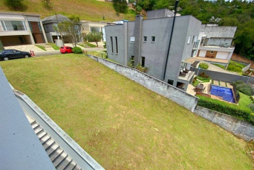 Terreno à venda em Santana de Parnaíba no Bairro do Alphaville na Alameda Vale do Itajaí, 