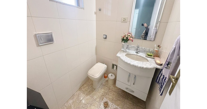  Sobrado à venda no Bairro do Jardim Santo Elias na Rua Padre João Beil
