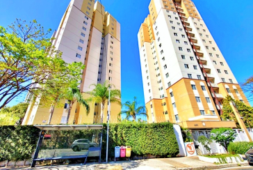 Lindo Apartamento à venda no Bairro do Parque Maria Domitila na Rua Willis Roberto Banks 401,