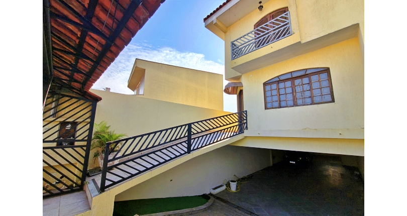 Sobrado à venda no Bairro do Jardim Santa Mônica na Rua José Marcos de Albuquerque