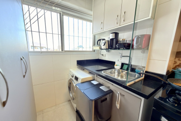 Apartamento à venda no Bairro da Vila Mangalot na Rua Itaxama 57, no Condomínio Edifício Monteiro Lobato,