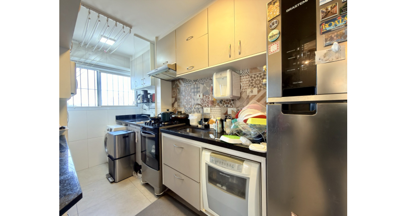 Apartamento à venda no Bairro da Vila Mangalot na Rua Itaxama 57, no Condomínio Edifício Monteiro Lobato,