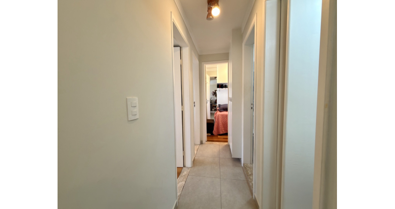Apartamento à venda no Bairro da Vila Mangalot na Rua Itaxama 57, no Condomínio Edifício Monteiro Lobato,
