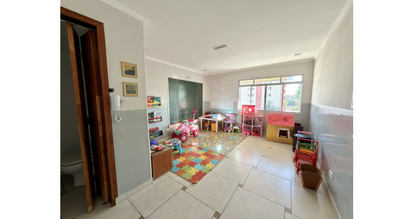 Apartamento à venda no Bairro da Vila Mangalot na Rua Itaxama 57, no Condomínio Edifício Monteiro Lobato,