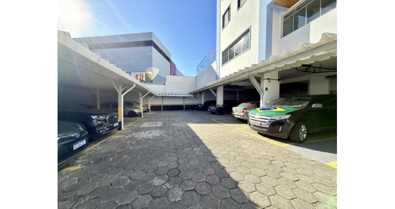 Apartamento à venda no Bairro da Vila Mangalot na Rua Itaxama 57, no Condomínio Edifício Monteiro Lobato,