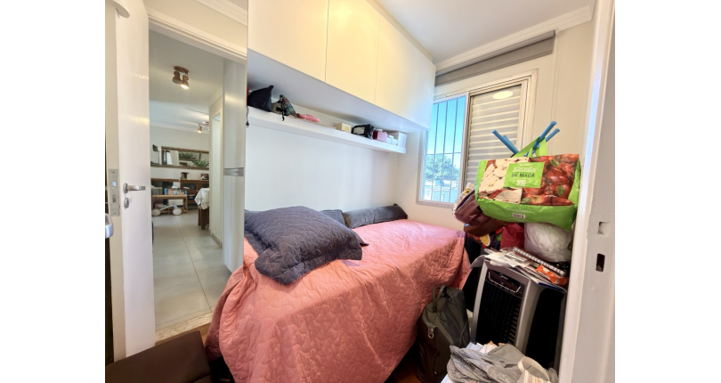 Apartamento à venda no Bairro da Vila Mangalot na Rua Itaxama 57, no Condomínio Edifício Monteiro Lobato,