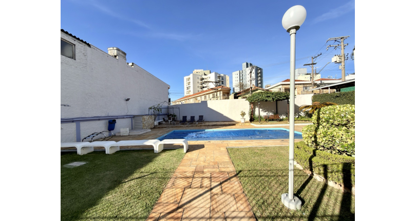 Apartamento à venda no Bairro da Vila Mangalot na Rua Itaxama 57, no Condomínio Edifício Monteiro Lobato,