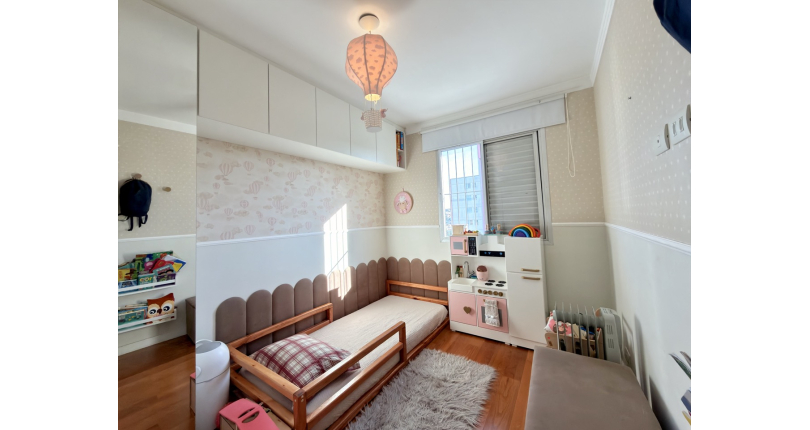 Apartamento à venda no Bairro da Vila Mangalot na Rua Itaxama 57, no Condomínio Edifício Monteiro Lobato,