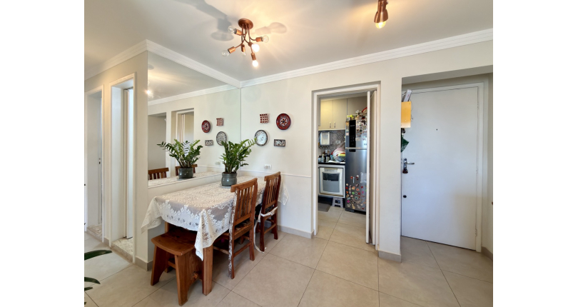 Apartamento à venda no Bairro da Vila Mangalot na Rua Itaxama 57, no Condomínio Edifício Monteiro Lobato,