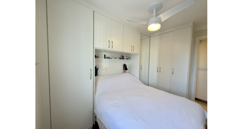 Apartamento à venda no Bairro da Vila Mangalot na Rua Itaxama 57, no Condomínio Edifício Monteiro Lobato,