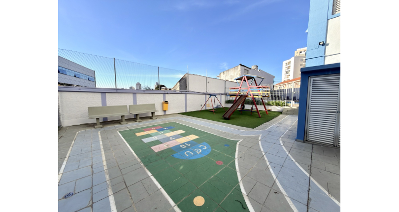 Apartamento à venda no Bairro da Vila Mangalot na Rua Itaxama 57, no Condomínio Edifício Monteiro Lobato,