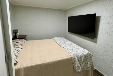 Casa assobradada à venda no Bairro do Parque Maria Domitila
