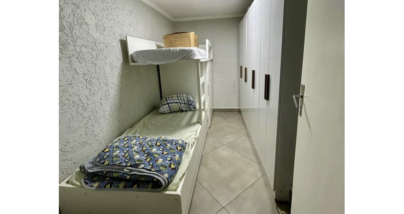 Casa assobradada à venda no Bairro do Parque Maria Domitila