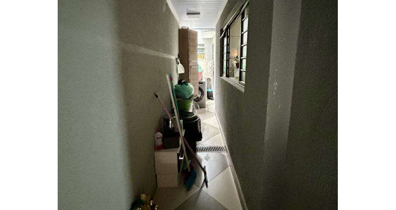 Casa assobradada à venda no Bairro do Parque Maria Domitila