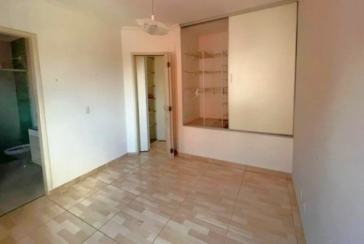 Sobrado à venda no Bairro do Jardim Santo Elias na Rua Frederico Jacobi 216