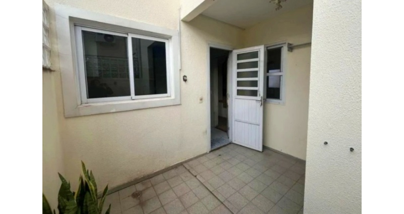 Sobrado à venda no Bairro do Jardim Santo Elias na Rua Frederico Jacobi 216