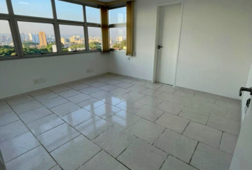 Sala Comercial à venda no Bairro da Vila Romana na Rua Catão 124, 