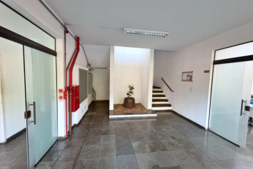 Excelente Imóvel Comercial à venda no Bairro da Vila Hamburguesa na Avenida Queiroz Filho